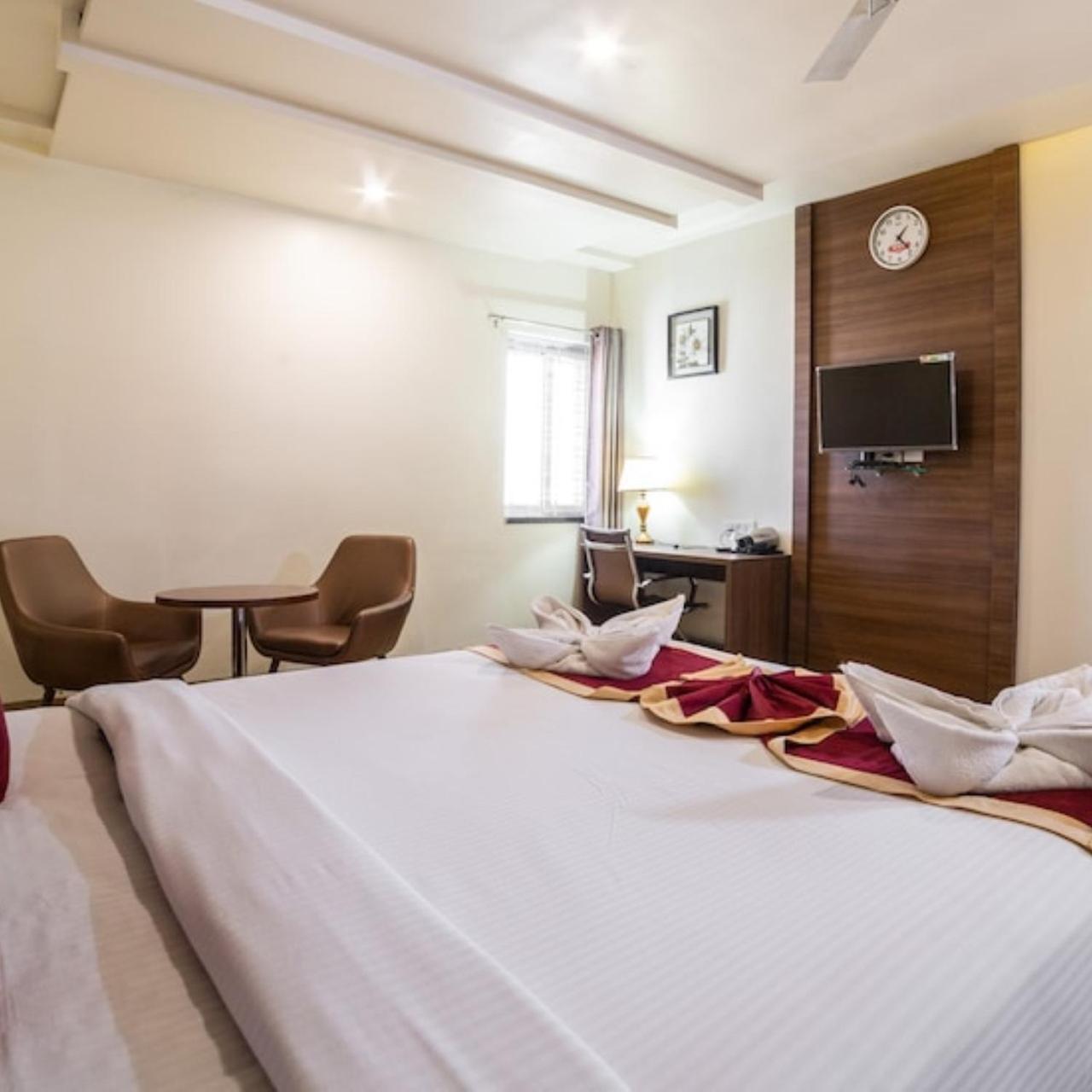 Hotel Svm Grand Medipally Хайдарабад Экстерьер фото