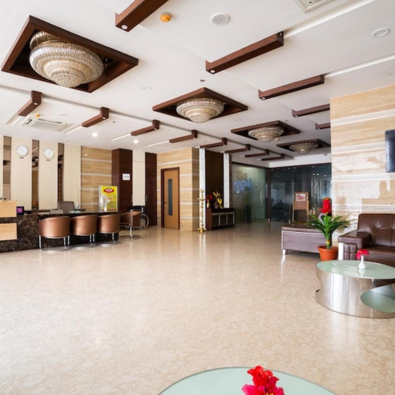 Hotel Svm Grand Medipally Хайдарабад Экстерьер фото