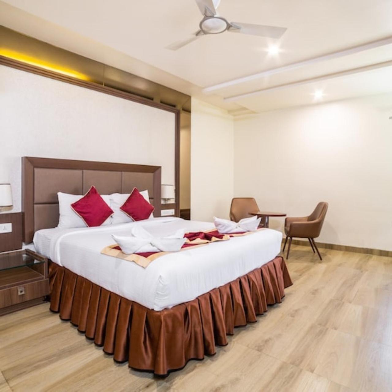 Hotel Svm Grand Medipally Хайдарабад Экстерьер фото